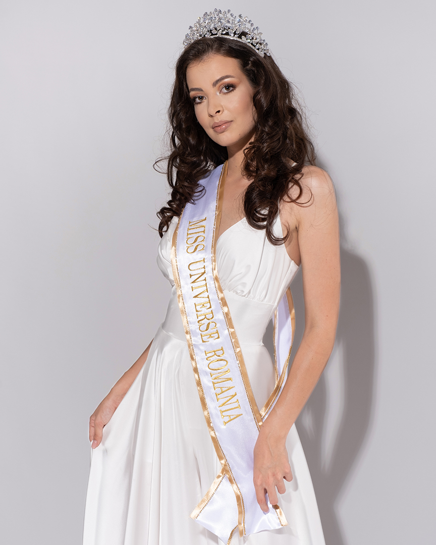 Carmina Cotfas, new Miss Universe Romania